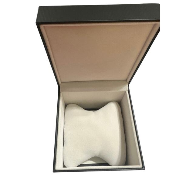 Brand New Original Gucci EMPTY Watch BOX W/Pillow For Watch & warr. certificate - Picture 4 of 6